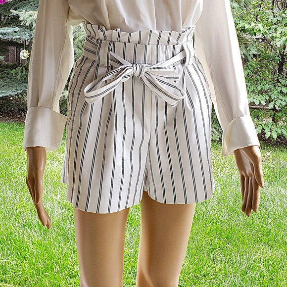 ZARA - High waisted white & navy striped shorts with front tie - Picture 7 of 10